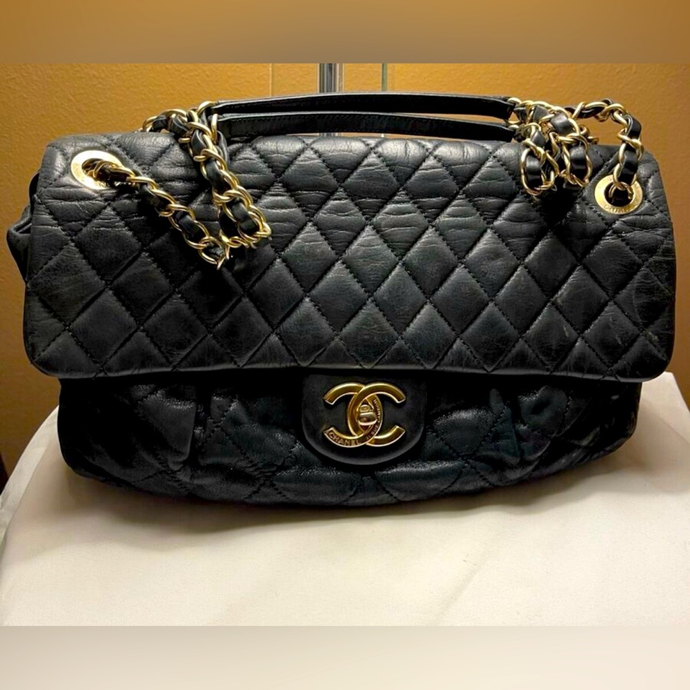 Great Chanel bag . All picture listed 100% authentic